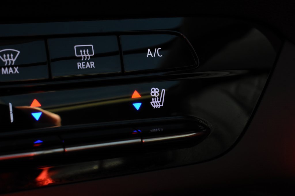 Used 2023 Buick Envision Avenir image 56