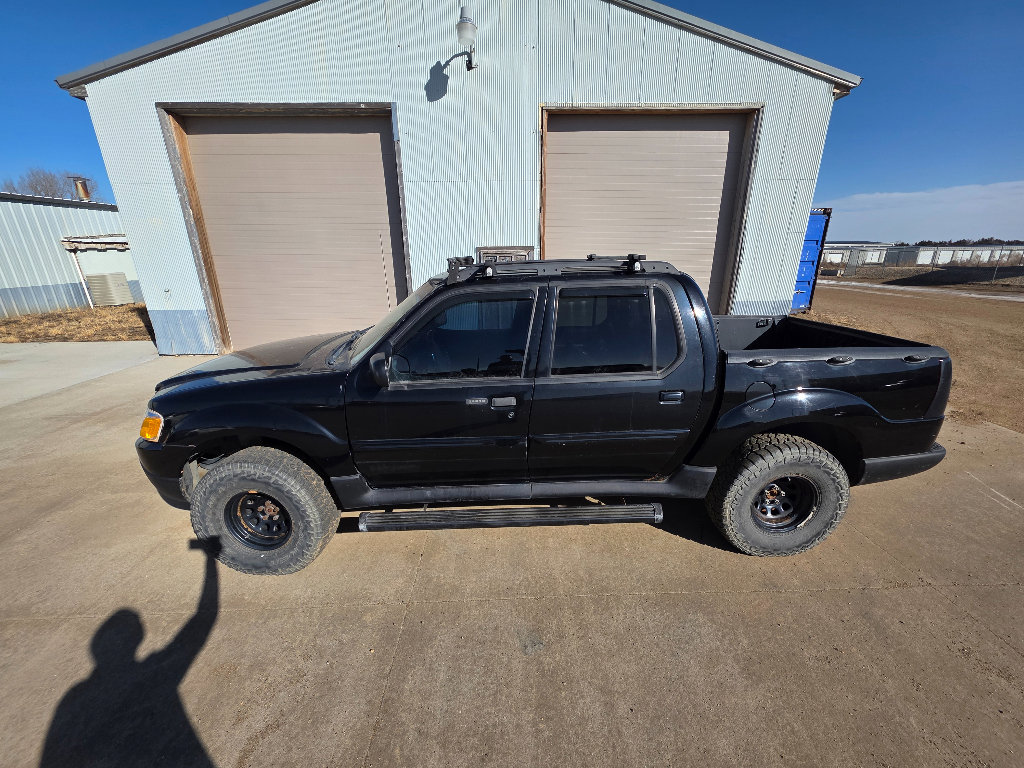 Used 2001 Ford Explorer Sport Trac 4x4 image 4