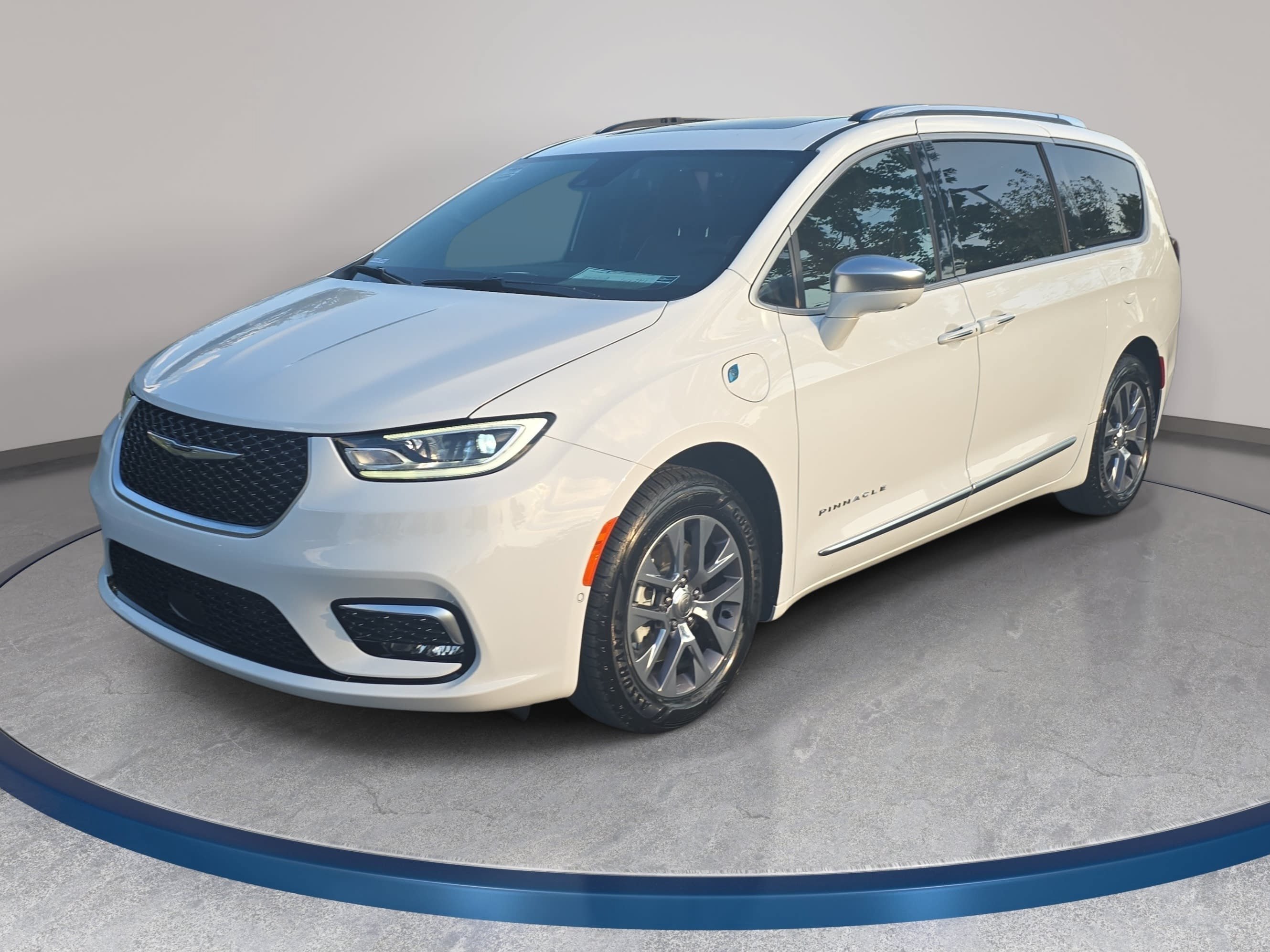 Used 2024 Chrysler Pacifica Pinnacle