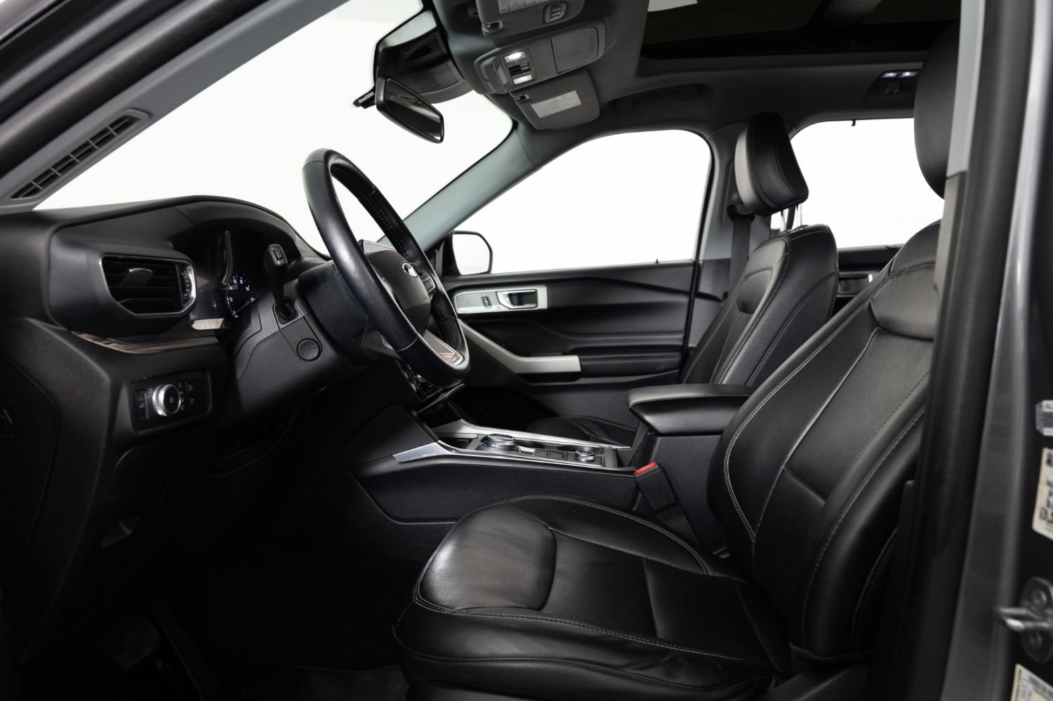 Used 2021 Ford Explorer Limited w/ Equipment Group 301A AWD/4WD image 15