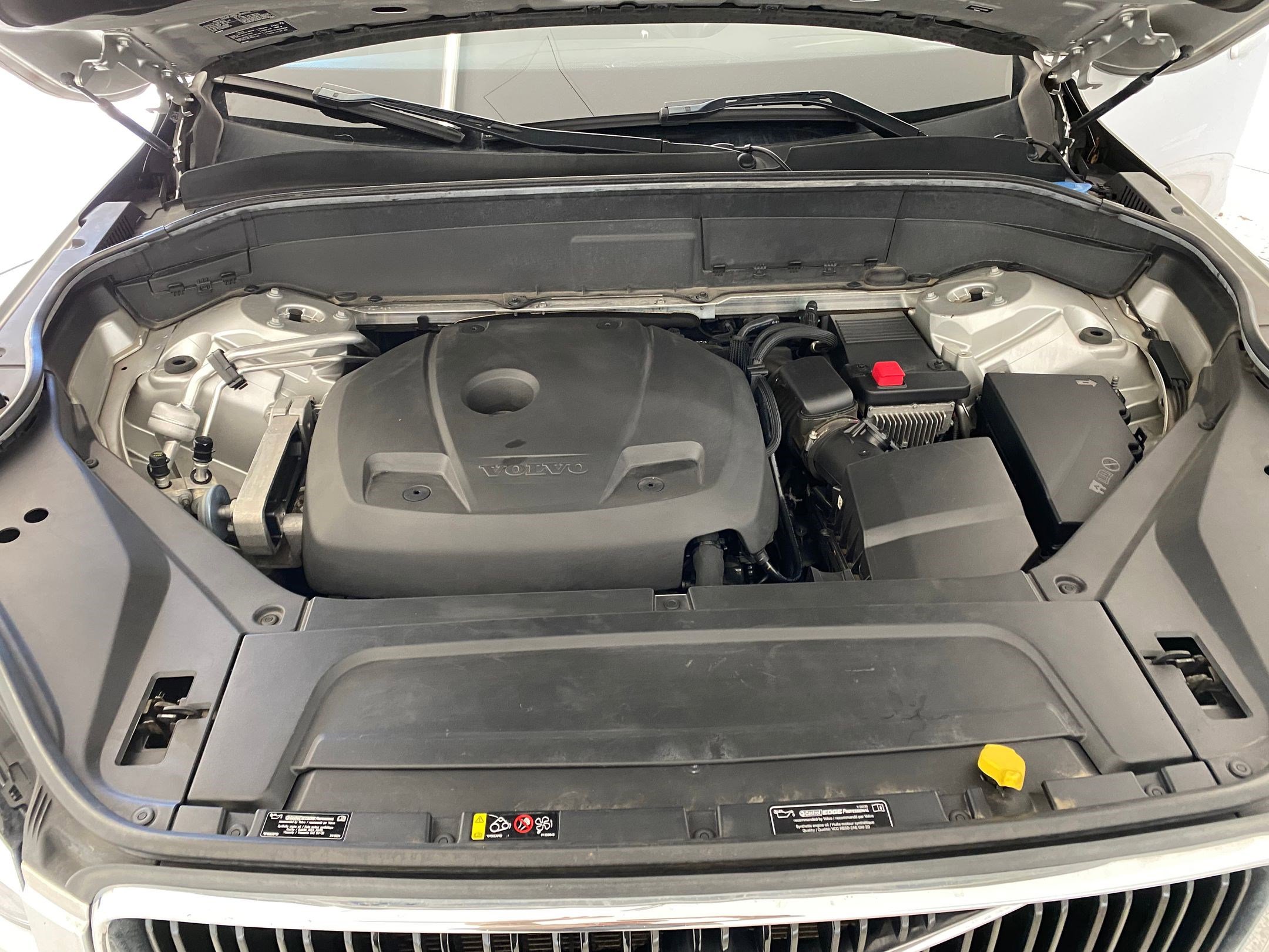 Used 2017 Volvo XC90 T6 Momentum w/ Vision Package image 32