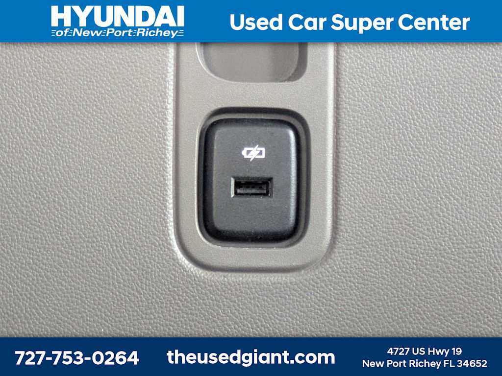 Used 2019 Chevrolet Traverse LT FWD image 16