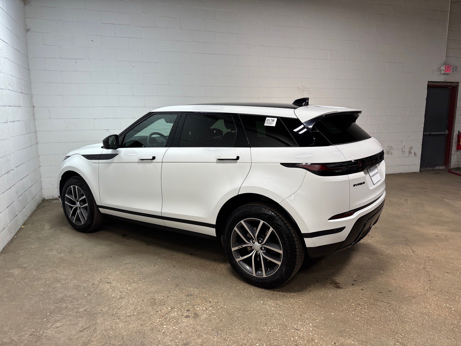 Used 2026 Land Rover Range Rover Evoque S AWD/4WD image 10