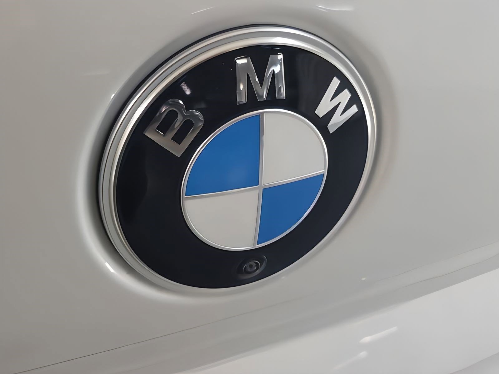 Used 2025 BMW 760i xDrive w/ Executive Package image 35