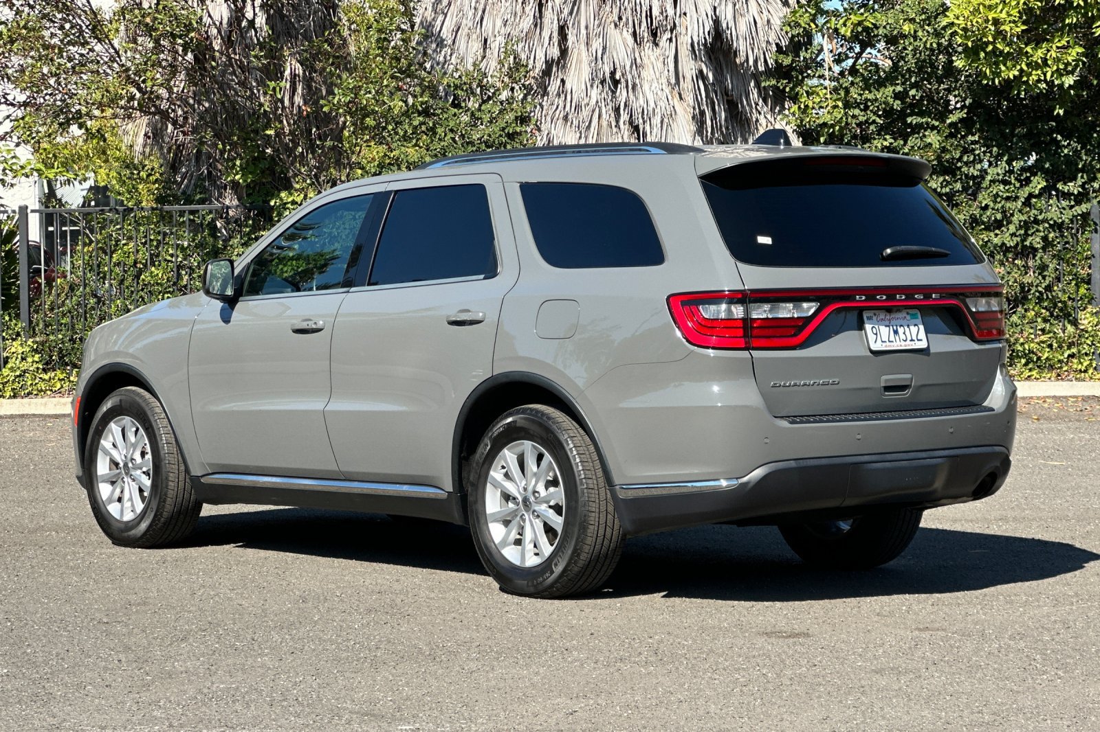 Used 2023 Dodge Durango SXT Launch Edition RWD image 5