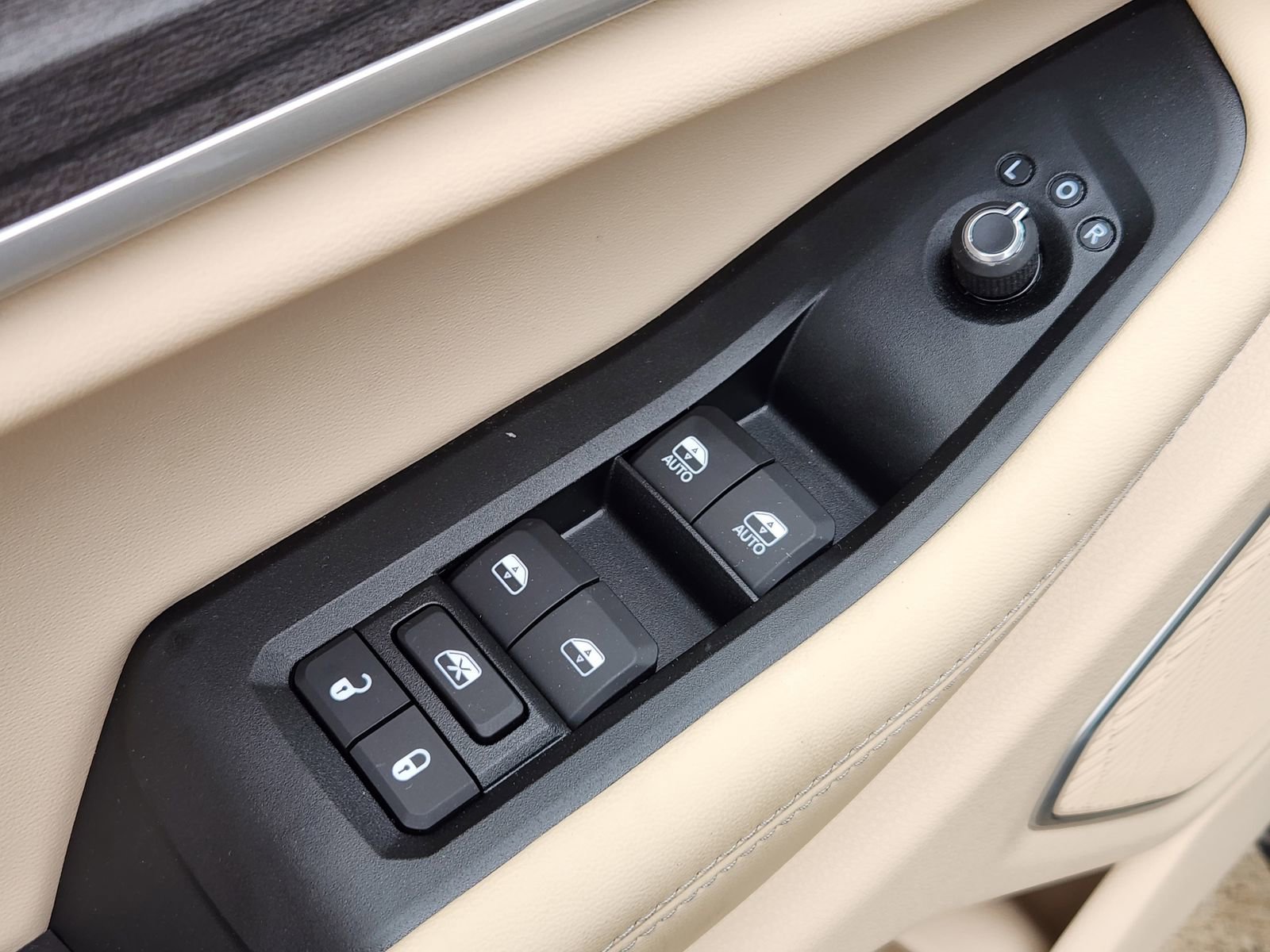 New 2026 Jeep Grand Cherokee Limited RWD image 31