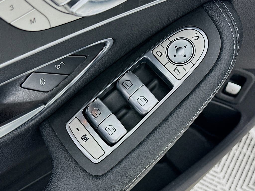 Used 2017 Mercedes-Benz C 300 4MATIC Sedan image 23