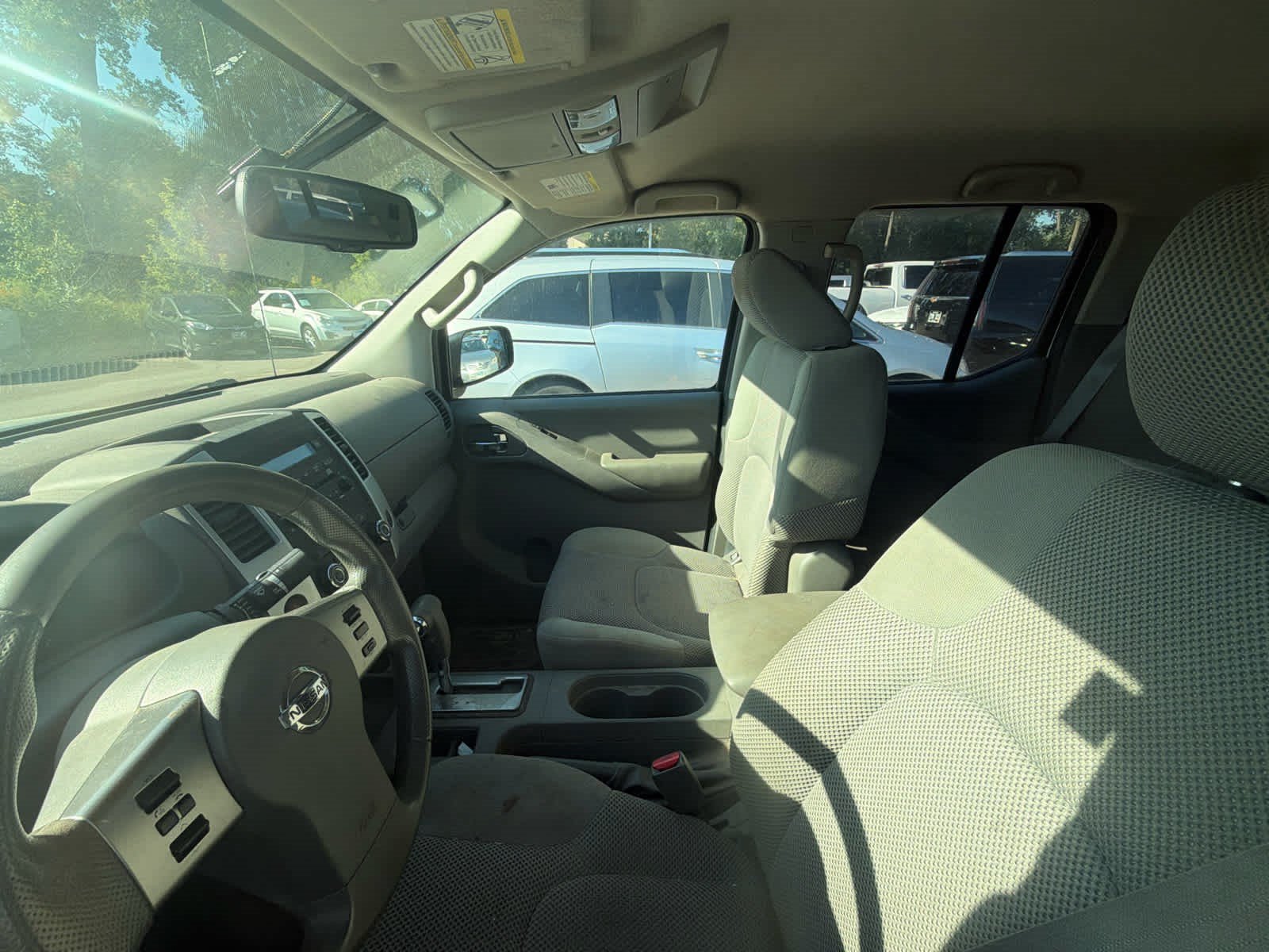 Used 2012 Nissan Frontier SV w/ SV Premium Utility Pkg AWD/4WD image 11