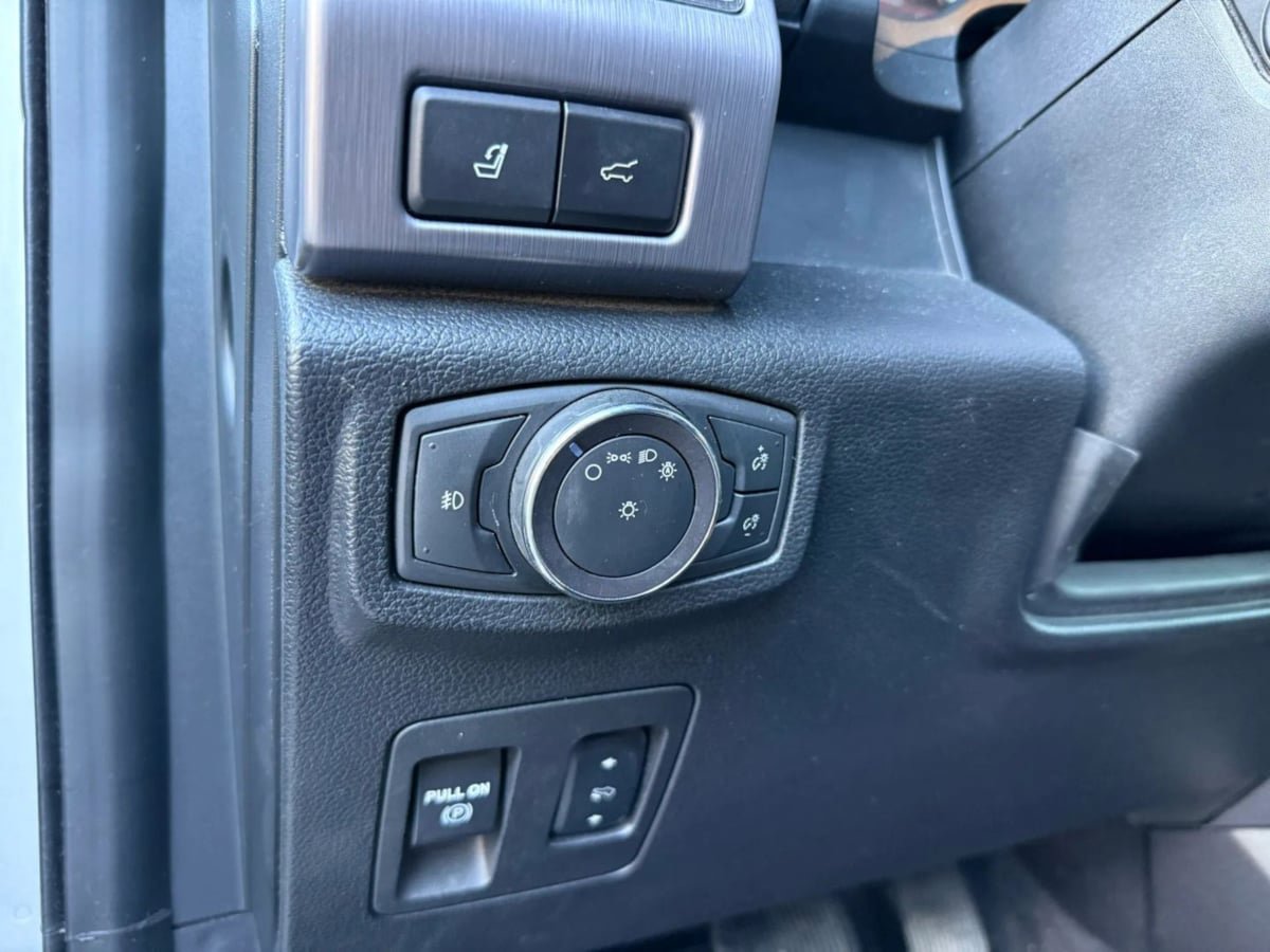 Used 2019 Ford Expedition Platinum image 41