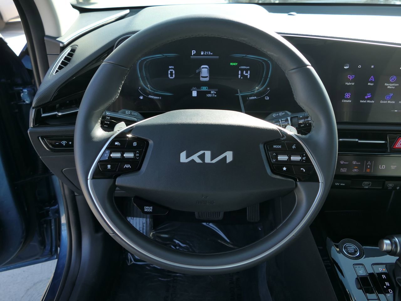Used 2025 Kia Niro EX image 17