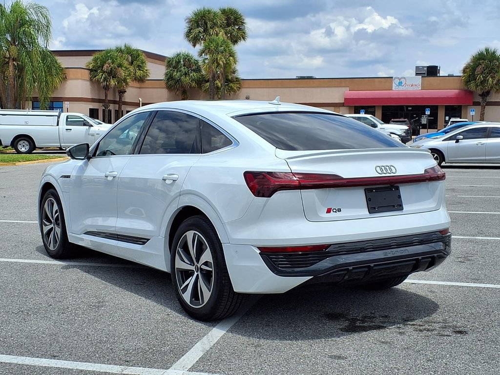 Used 2024 Audi Q8 e-tron Premium Plus w/ Premium Plus Package AWD/4WD image 5