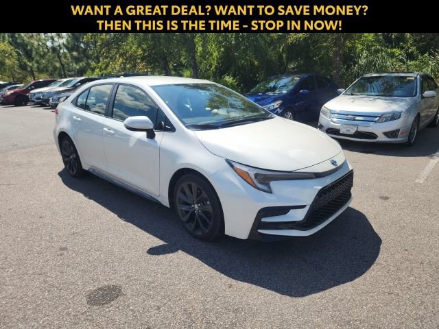 Used 2024 Toyota Corolla SE w/ Convenience Package FWD image 1