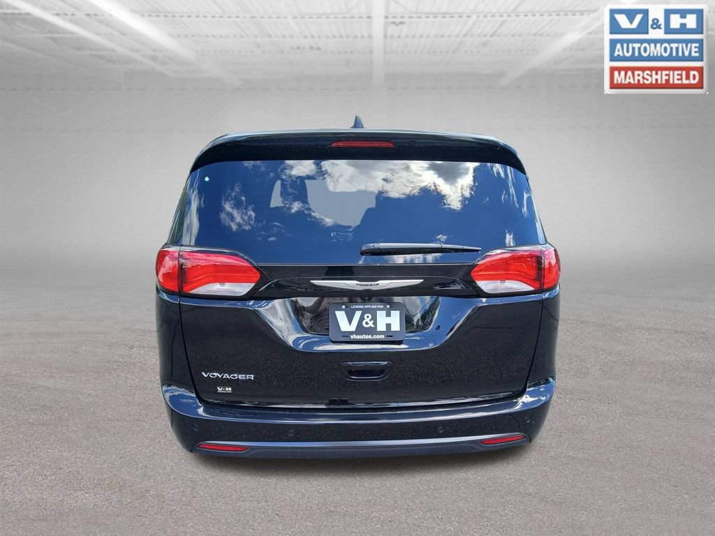 New 2026 Chrysler Voyager LX FWD image 6