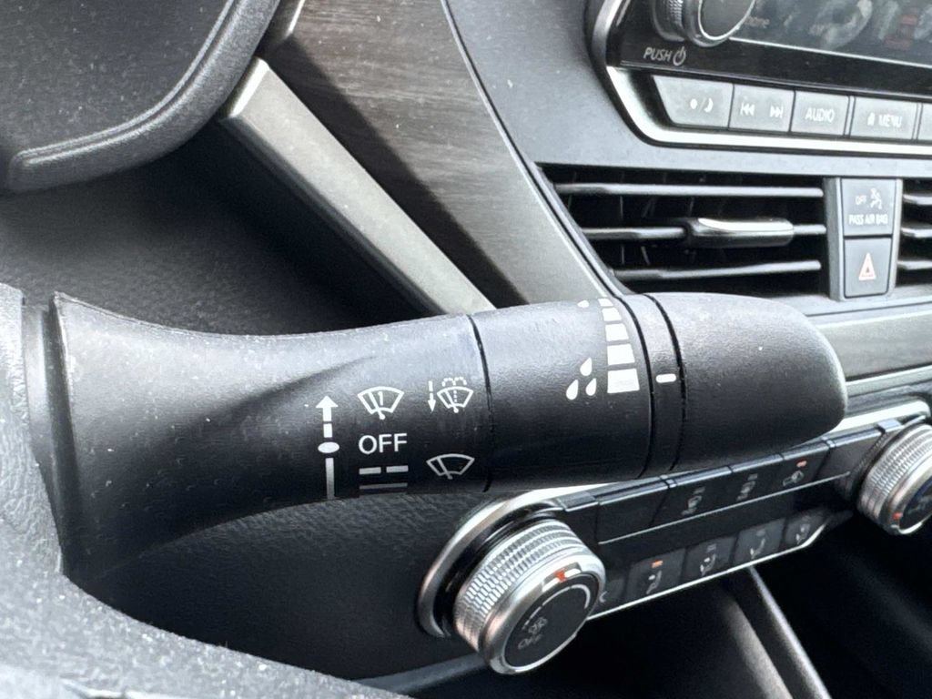 Used 2025 Nissan Altima 2.5 SV FWD image 38