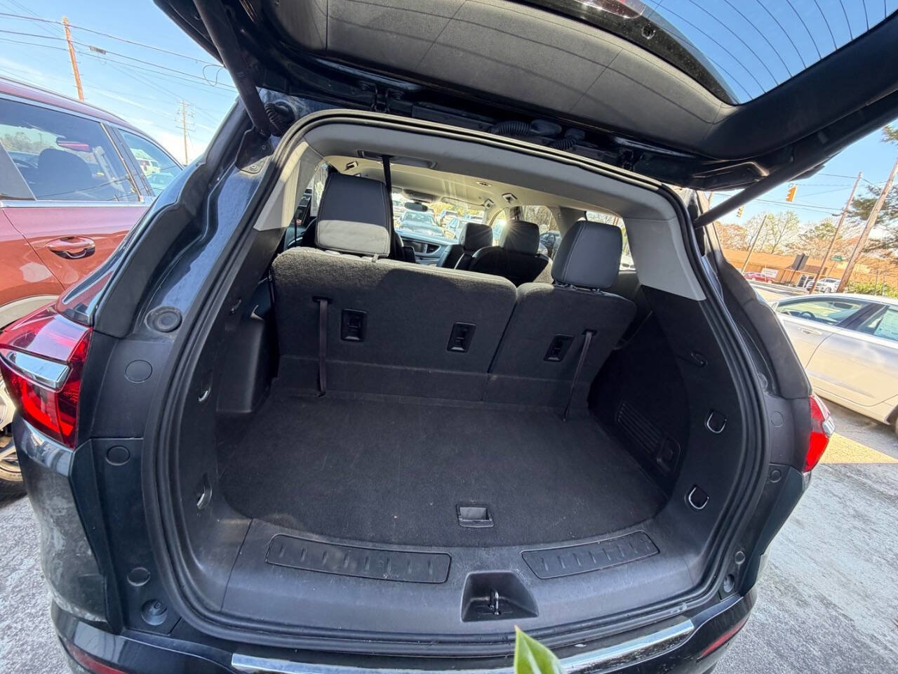 Used 2019 Buick Enclave Essence AWD/4WD image 9