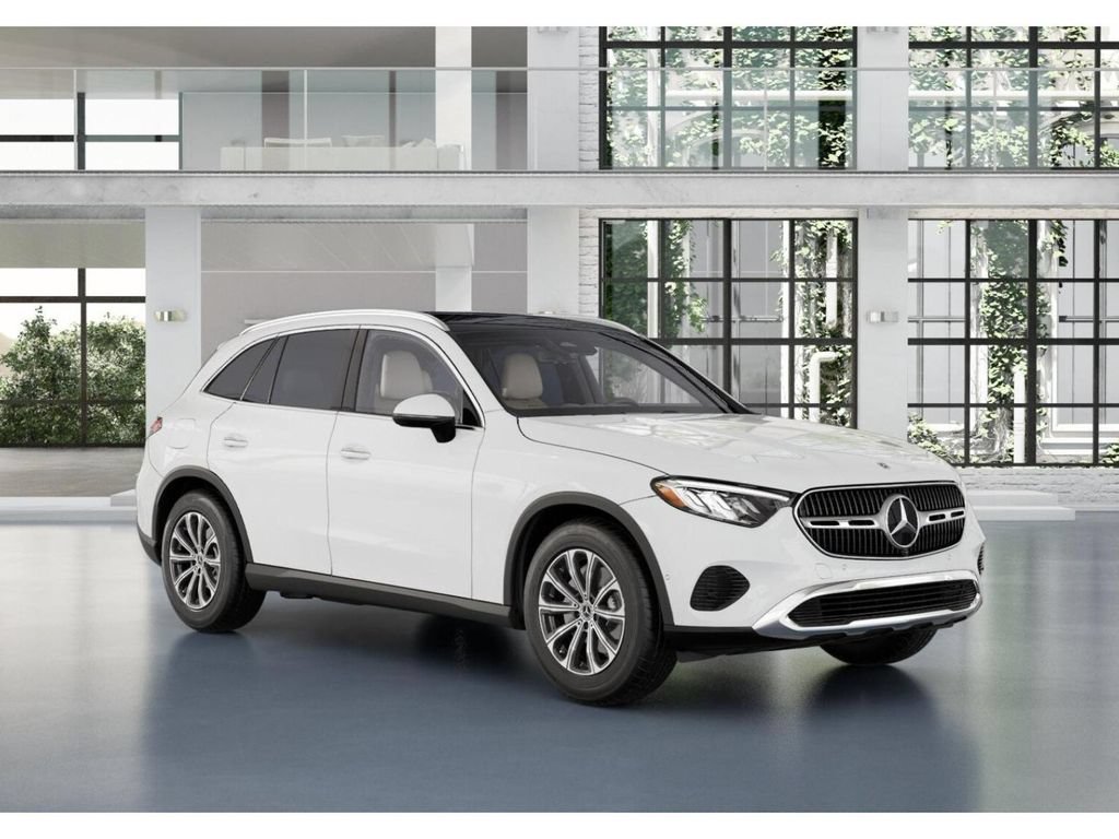 Used 2025 Mercedes-Benz GLC 300 4MATIC image 11