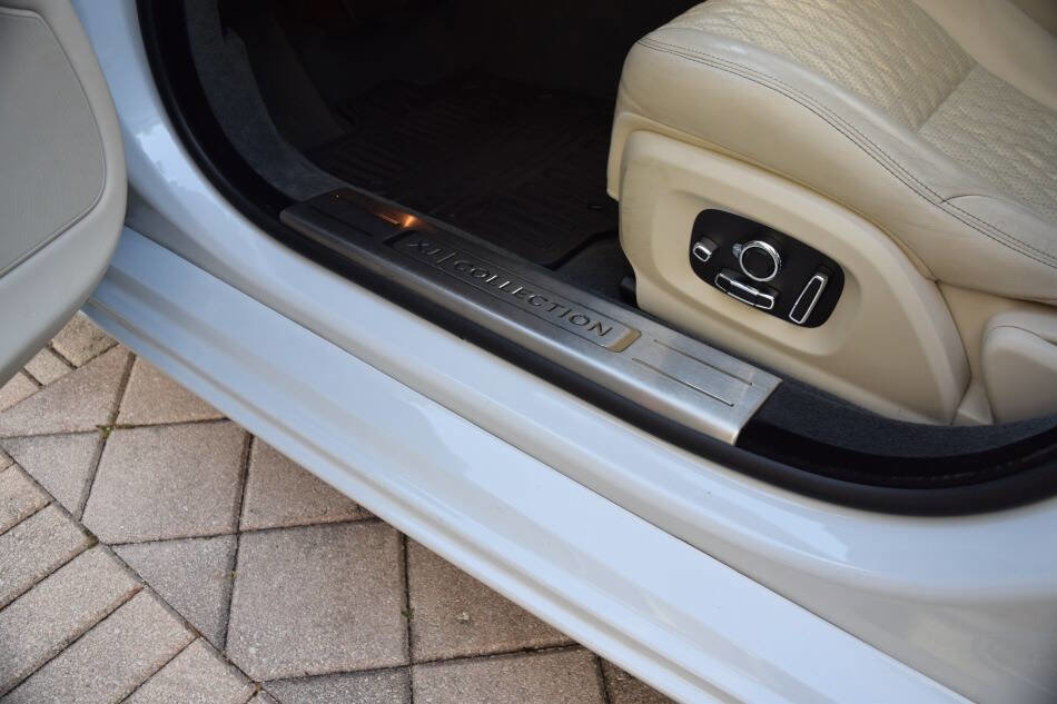 Used 2019 Jaguar XJ Collection image 39