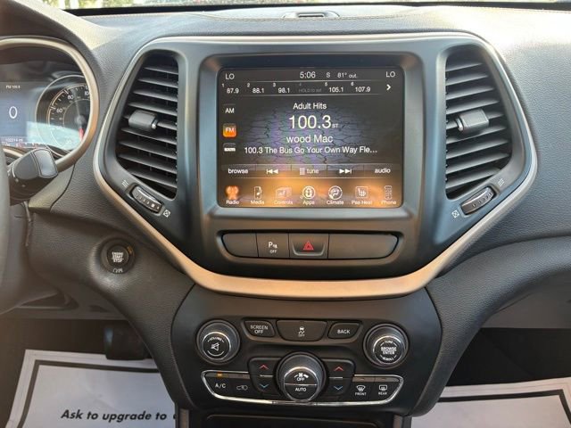 Used 2018 Jeep Cherokee Limited image 12