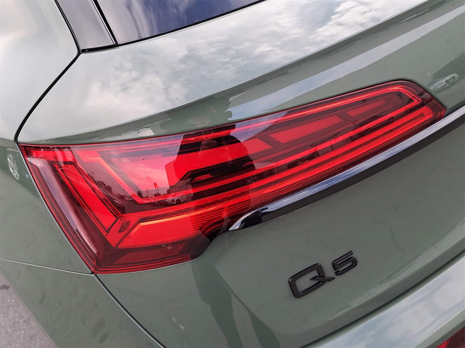 Used 2023 Audi Q5 e Premium Plus w/ Premium Plus Package image 38