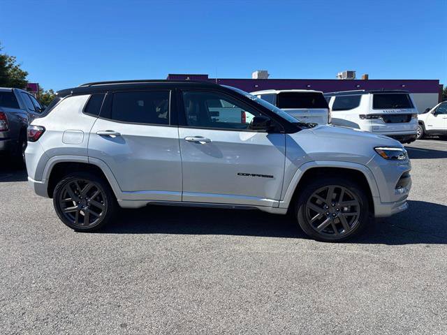 Certified 2024 Jeep Compass Limited w/ High Altitude Package image 2