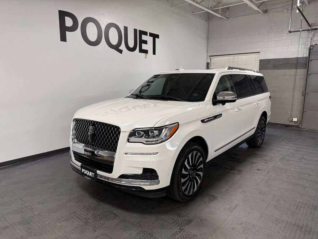 Used 2022 Lincoln Navigator L Black Label AWD/4WD image 2