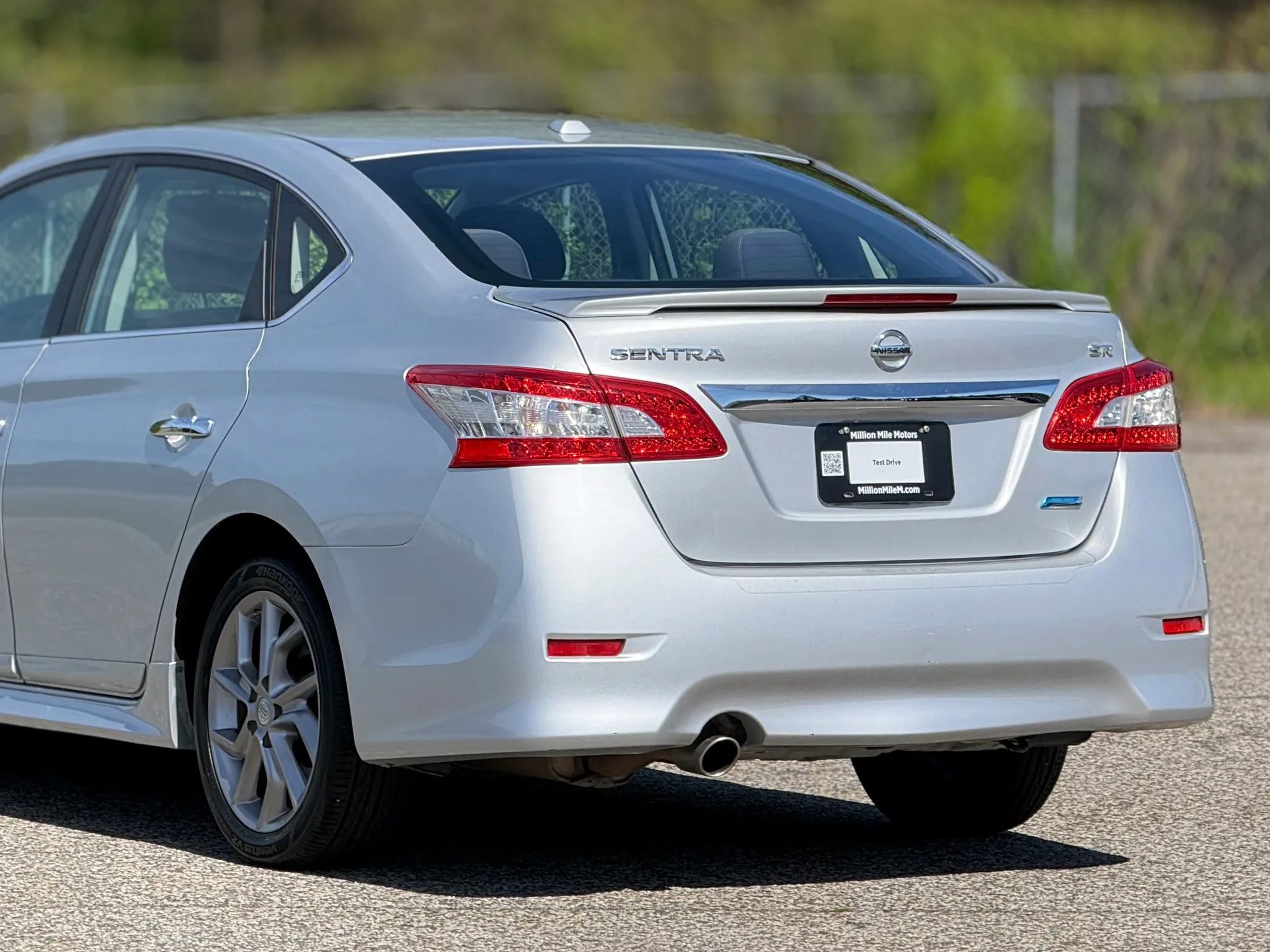 Used 2014 Nissan Sentra SR w/ SR Driver Package FWD image 16