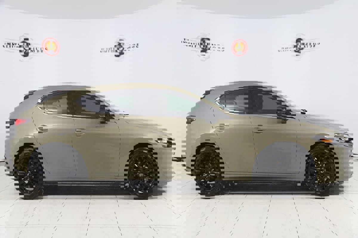 Used 2025 MAZDA MAZDA3 Carbon image 2