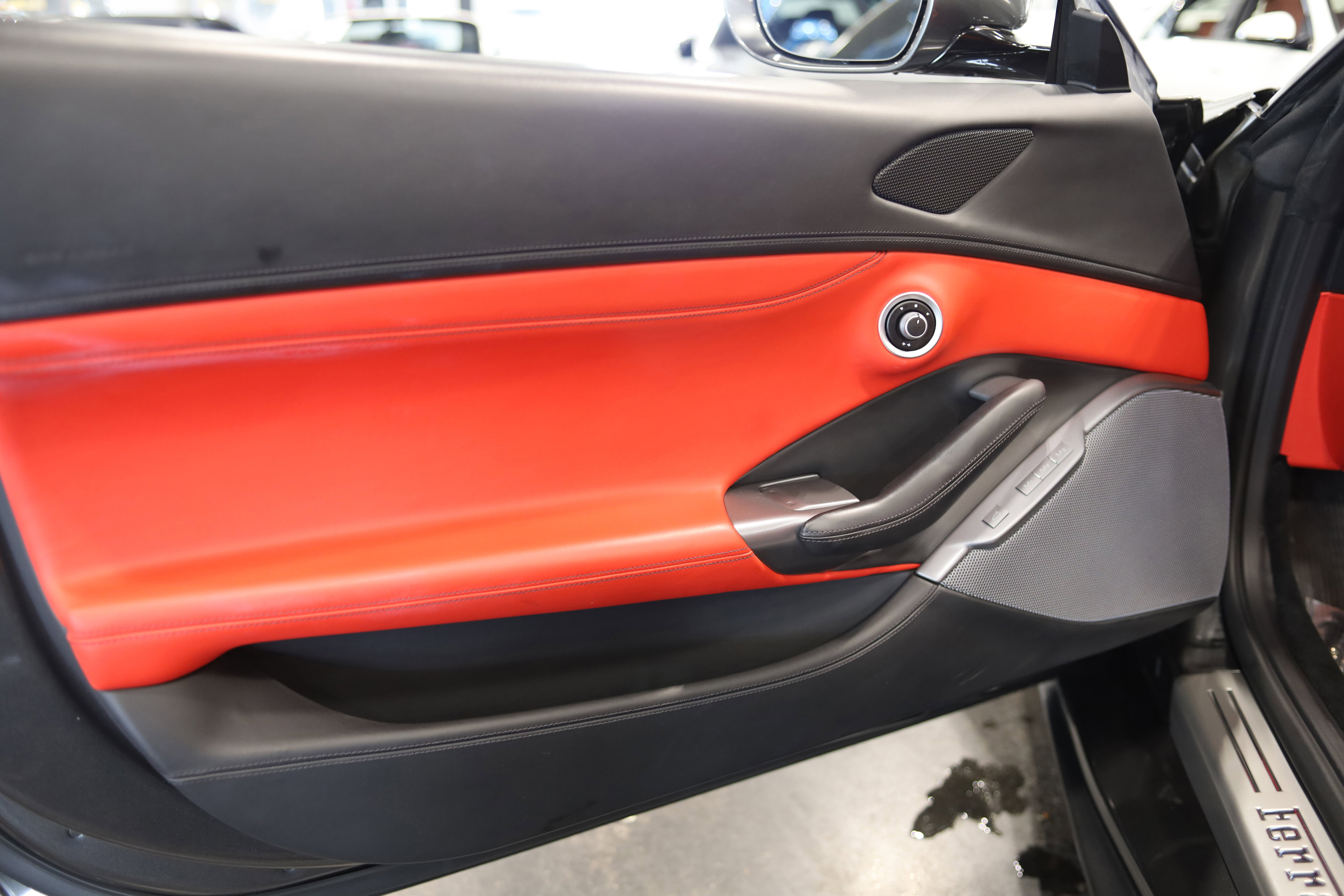 Used 2020 Ferrari Portofino RWD image 18