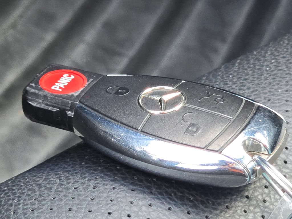 Used 2008 Mercedes-Benz C 350 Sport image 30