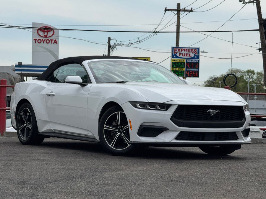 Used 2024 Ford Mustang Premium RWD image 5