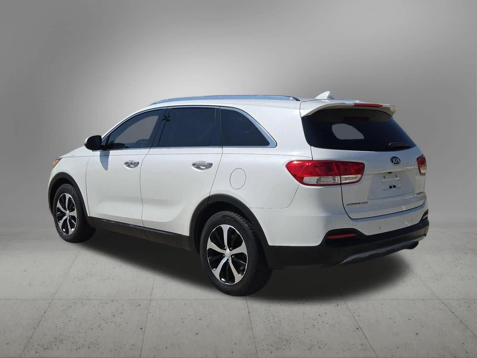 Used 2017 Kia Sorento EX w/ EX Advanced Touring Package FWD image 4