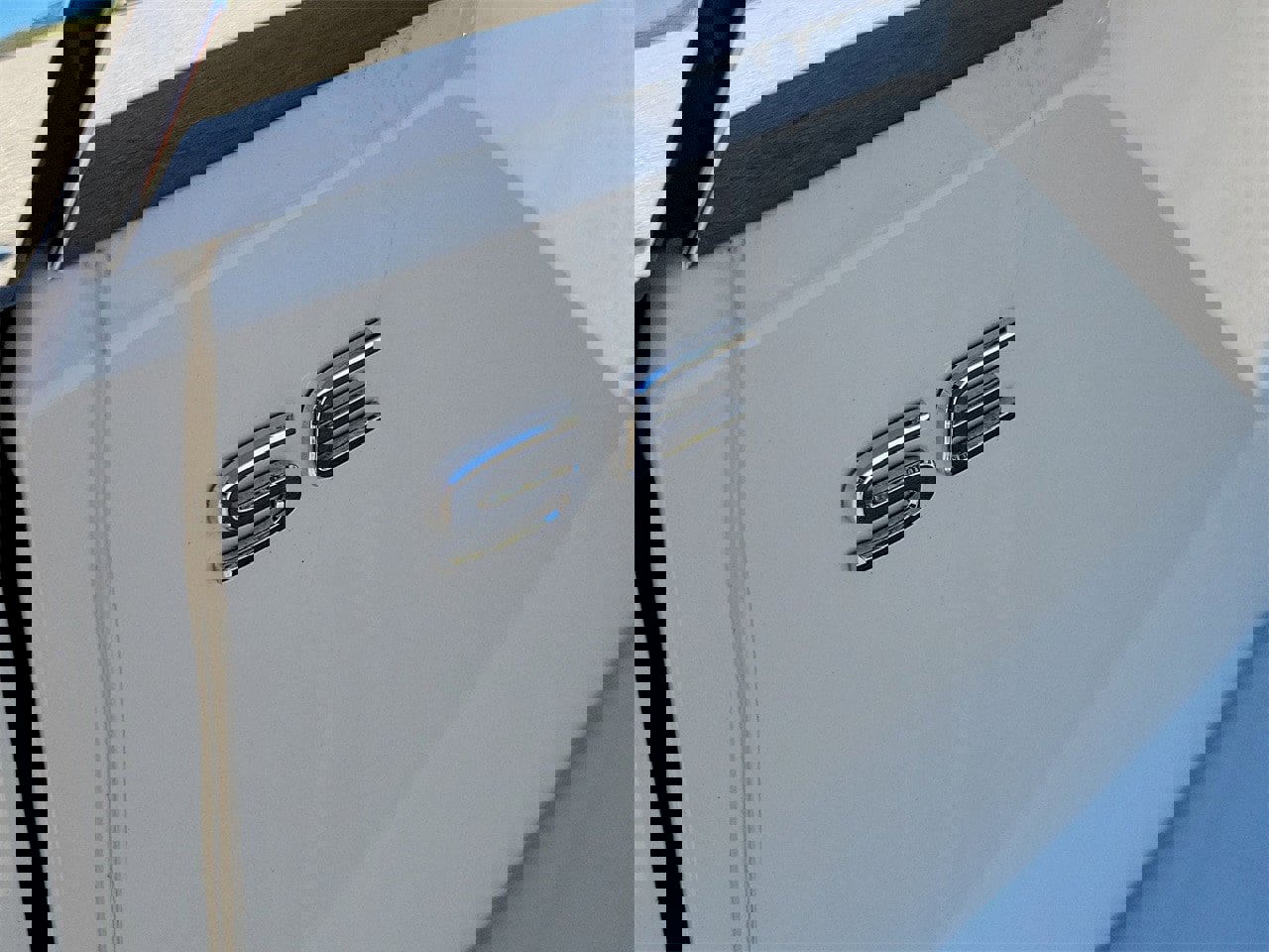 Used 2025 Volkswagen Atlas SE image 7