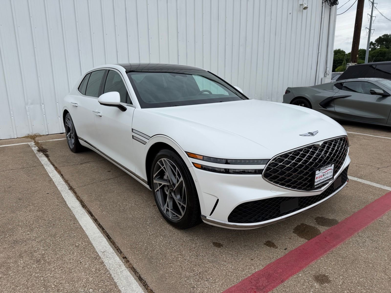 Used 2023 Genesis G90 3.5T AWD/4WD image 9