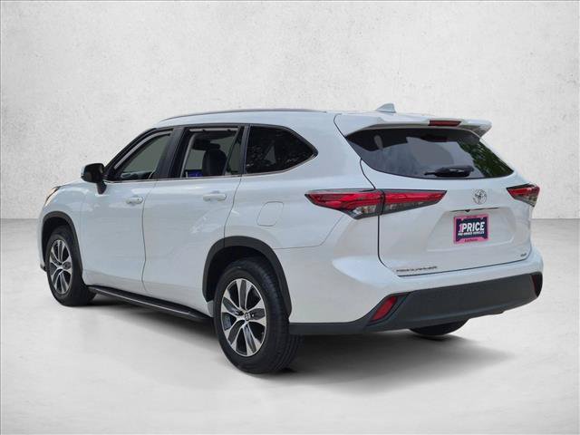 Used 2023 Toyota Highlander XLE FWD image 7
