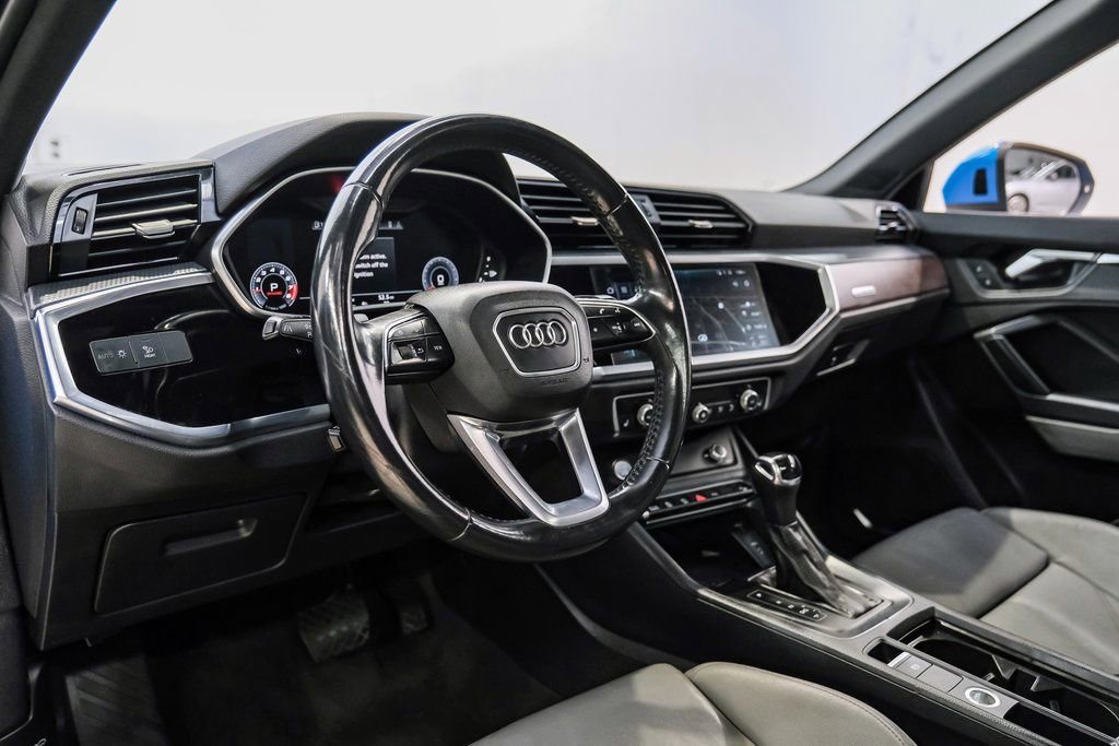 Used 2020 Audi Q3 2.0T Premium Plus w/ Premium Plus Package image 3