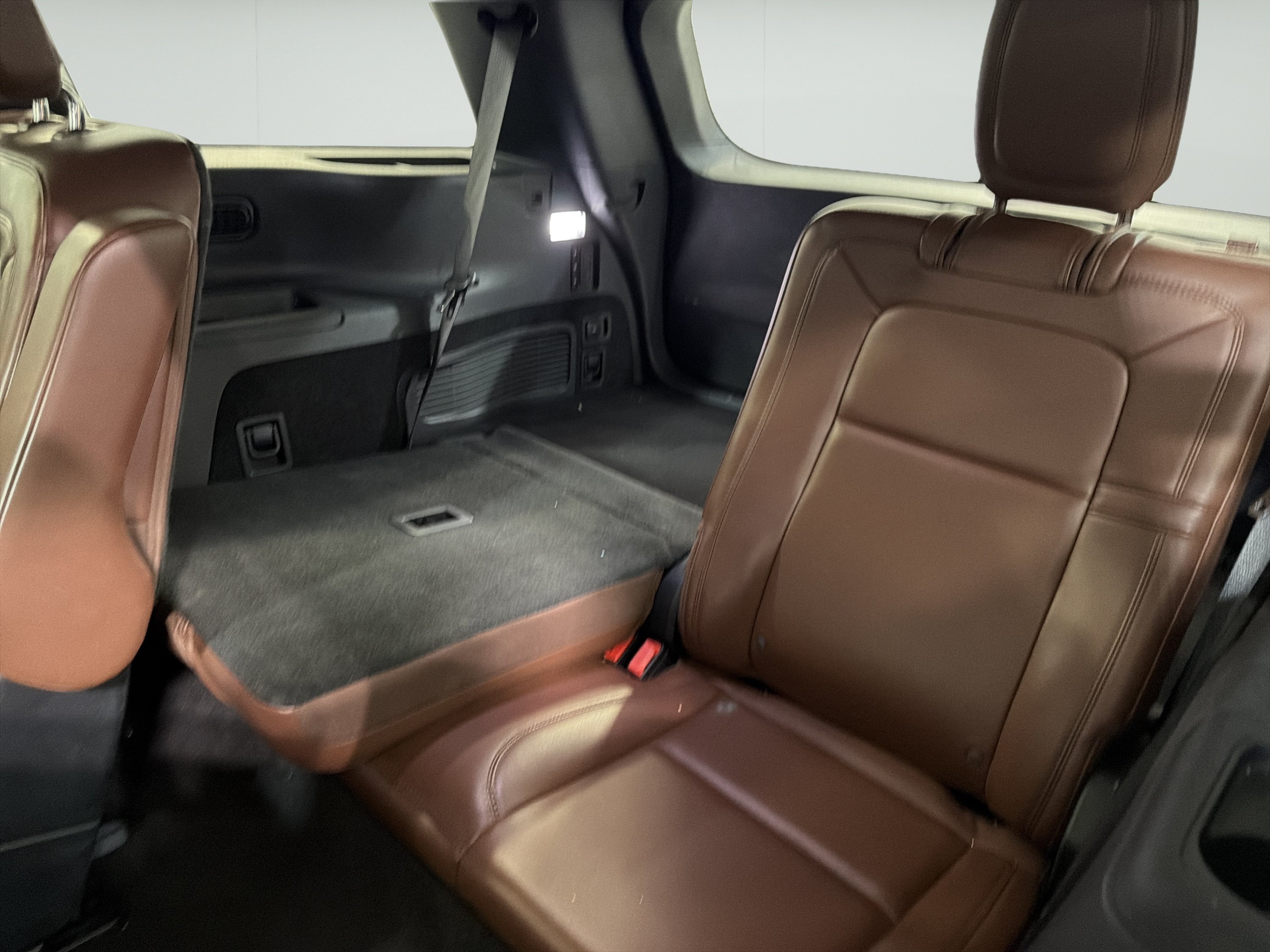 Used 2025 Lincoln Aviator Reserve w/ Jet Appearance Package RWD image 11
