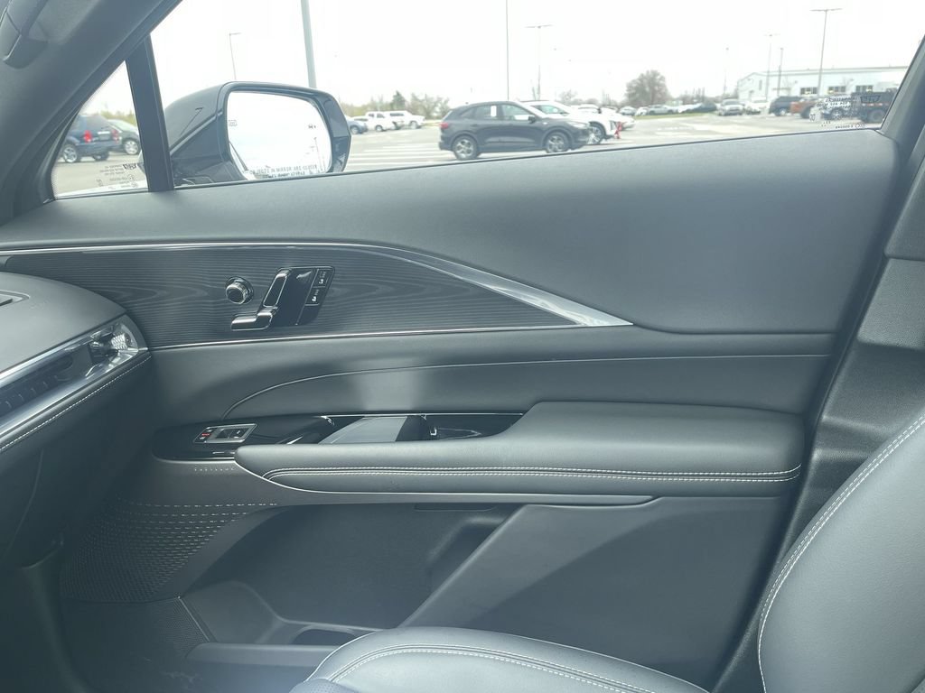 Certified 2024 Cadillac Lyriq Premium Luxury AWD/4WD image 31