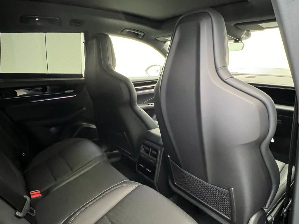 New 2026 Porsche Macan 4S Electric image 16