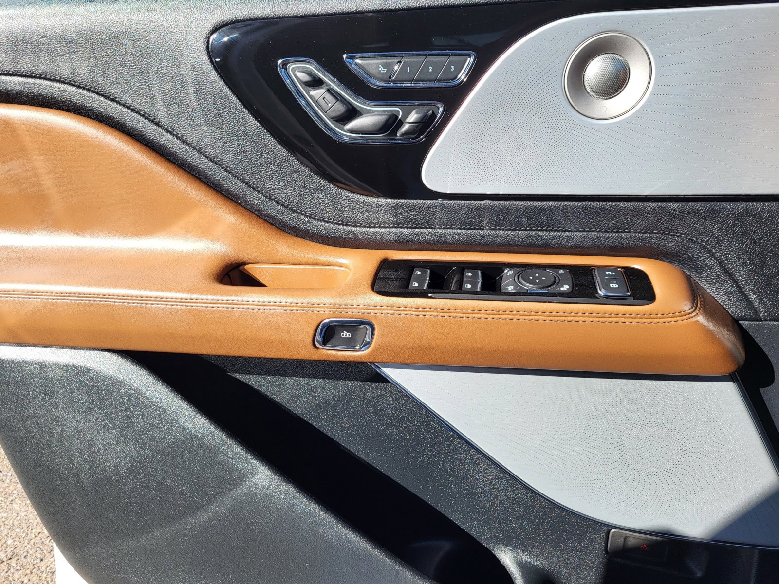 Used 2020 Lincoln Aviator Grand Touring w/ Equipment Group 302A image 14