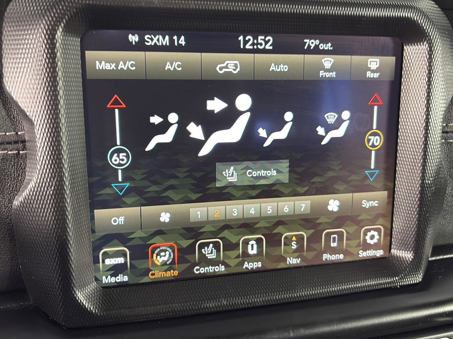 Used 2023 Jeep Wrangler Sahara w/ Cold Weather Group image 31