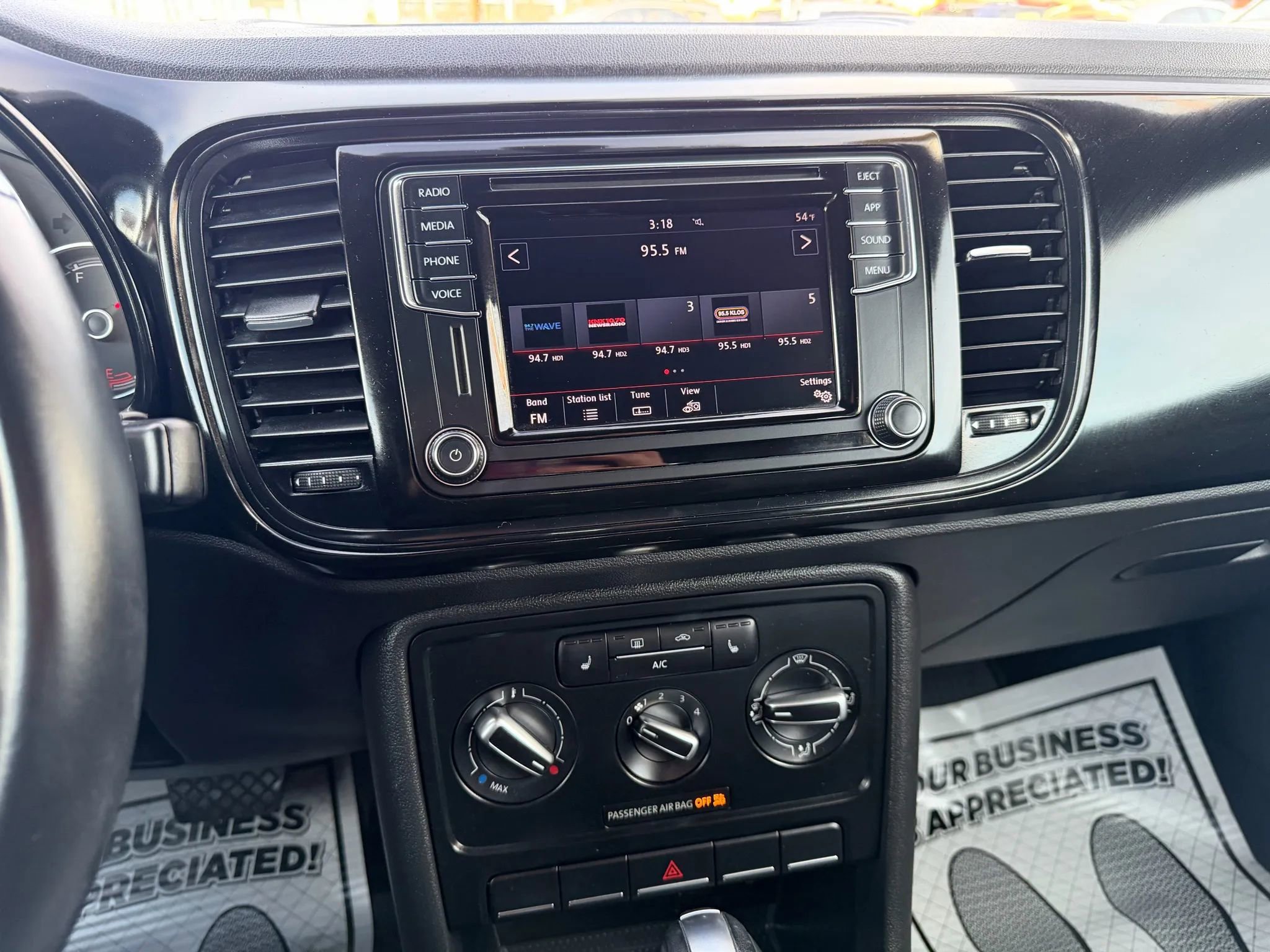 Used 2018 Volkswagen Beetle 2.0T S w/ Style & Comfort Package For S image 31