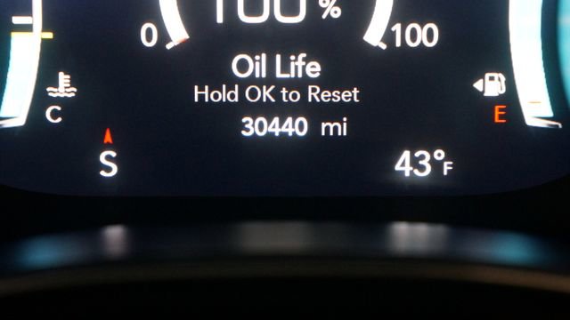 Used 2024 Chrysler Pacifica Touring-L image 15