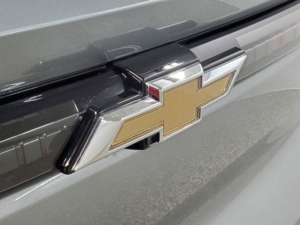 Used 2025 Chevrolet Equinox EV LT image 22