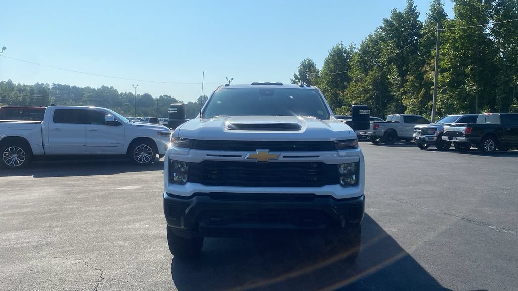 Used 2024 Chevrolet Silverado 2500 Custom w/ Custom Value Package AWD/4WD image 2