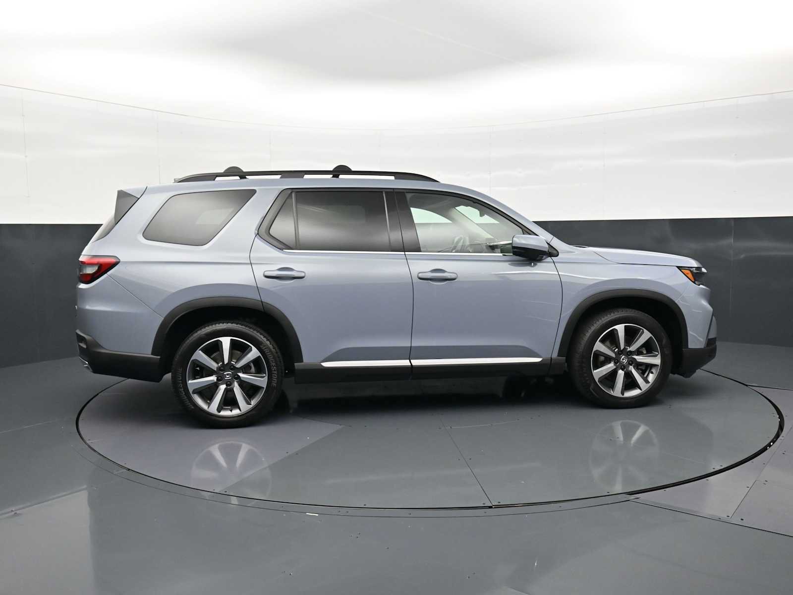 Used 2024 Honda Pilot Elite image 4