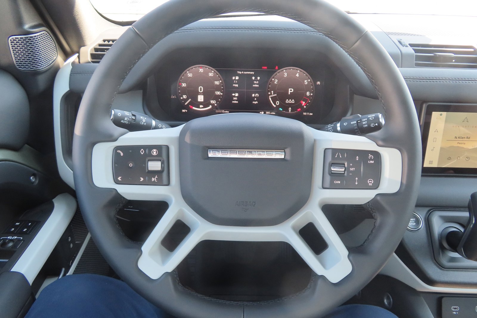 New 2024 Land Rover Defender 110 S image 26