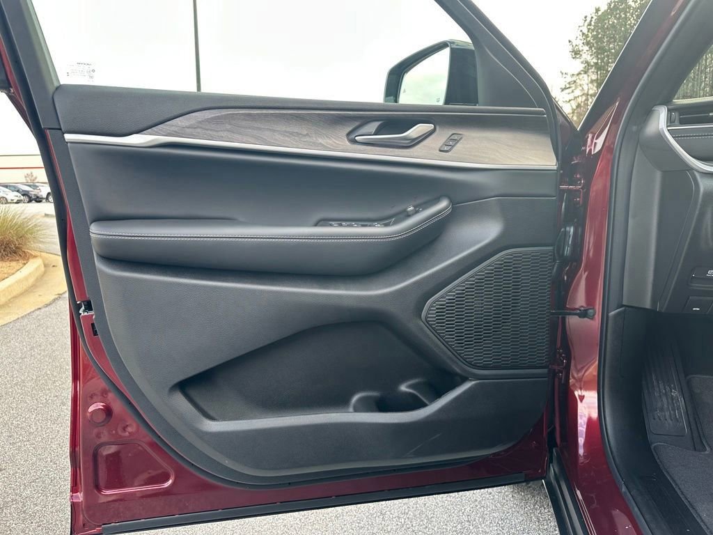 New 2025 Jeep Grand Cherokee Limited AWD/4WD image 10