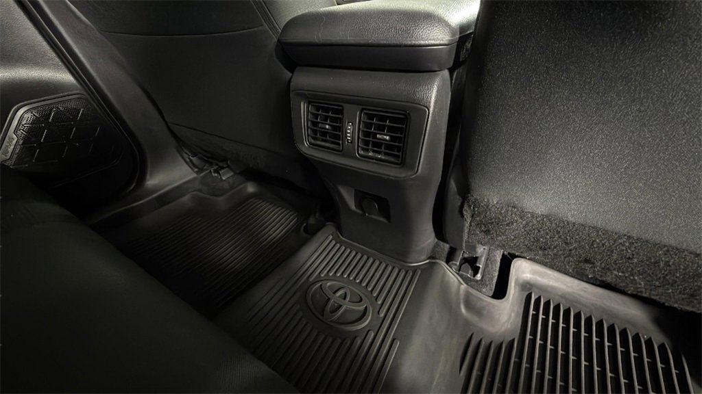 Used 2022 Toyota RAV4 LE image 26
