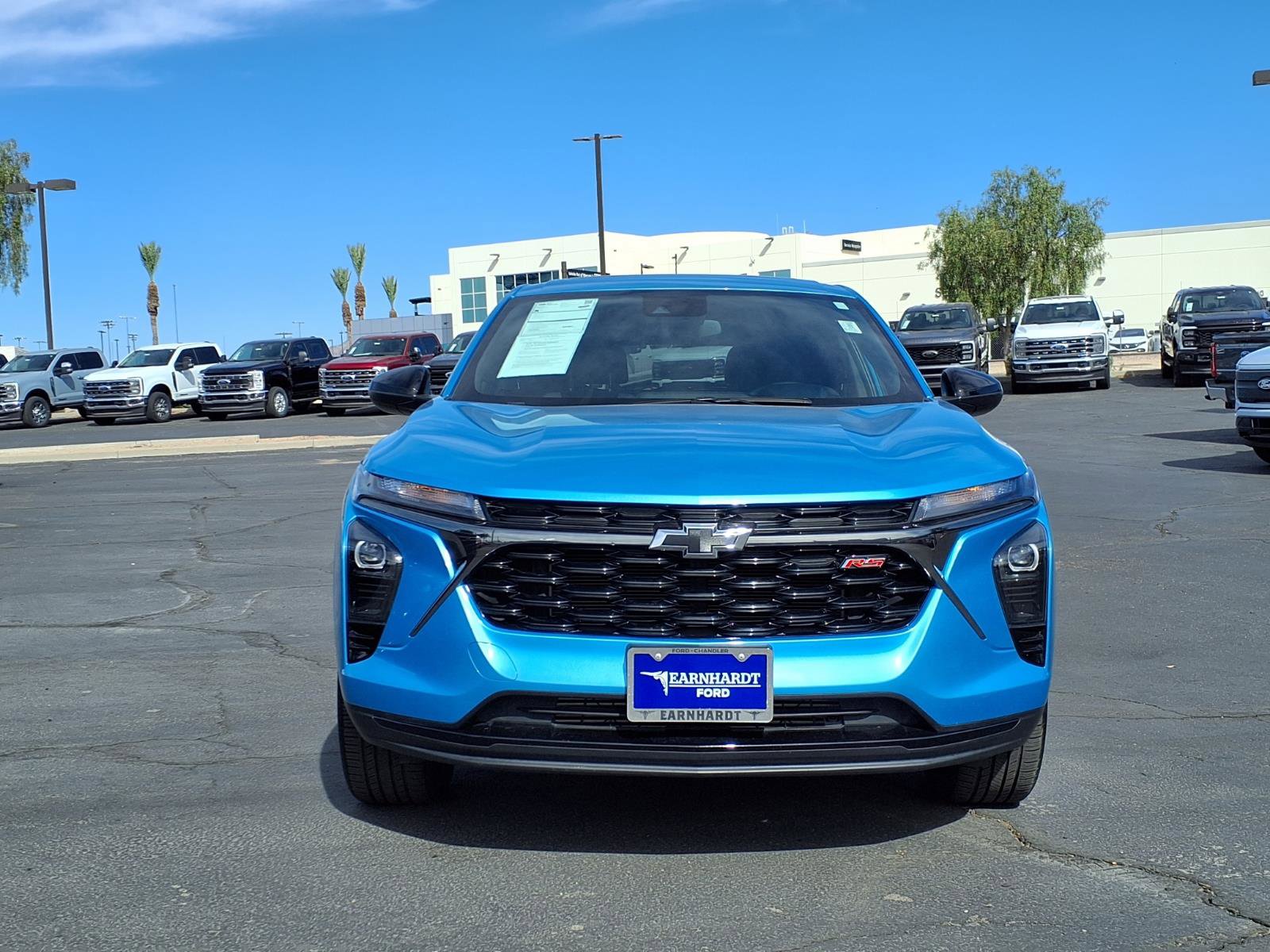Used 2025 Chevrolet Trax RS w/ Sunroof Package FWD image 2
