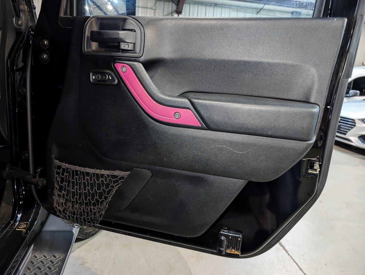 Used 2015 Jeep Wrangler Unlimited Sahara w/ Dual Top Group image 26